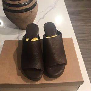 Los Angeles apparel platform leather mule